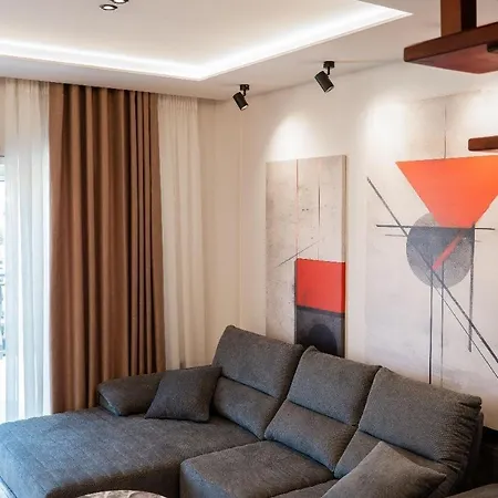 Duplex Penthouse With Jacuzzi Sarandë