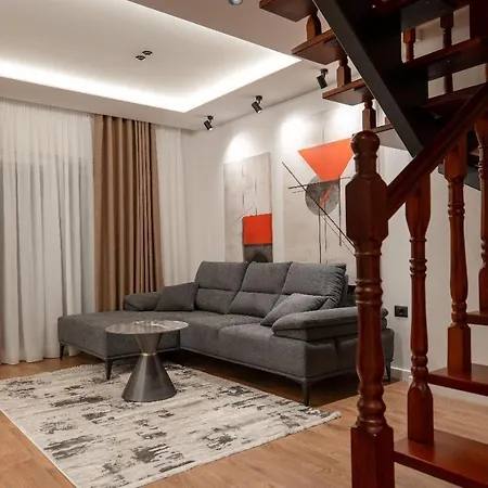 Duplex Penthouse With Jacuzzi Apartmán