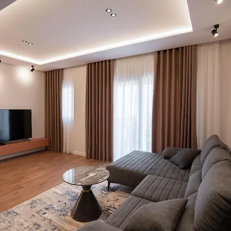 דירה Duplex Penthouse With Jacuzzi
