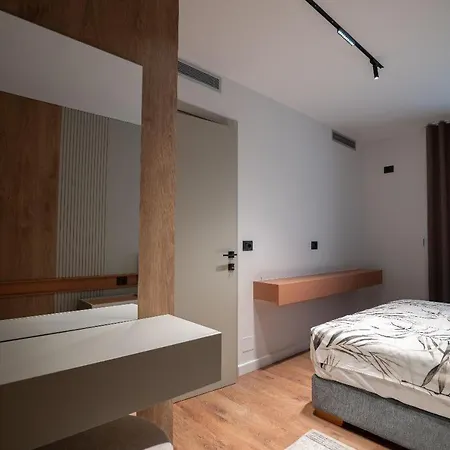 Duplex Penthouse With Jacuzzi Apartmán *