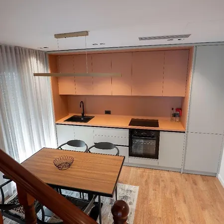Duplex Penthouse With Jacuzzi Apartmán Sarandë