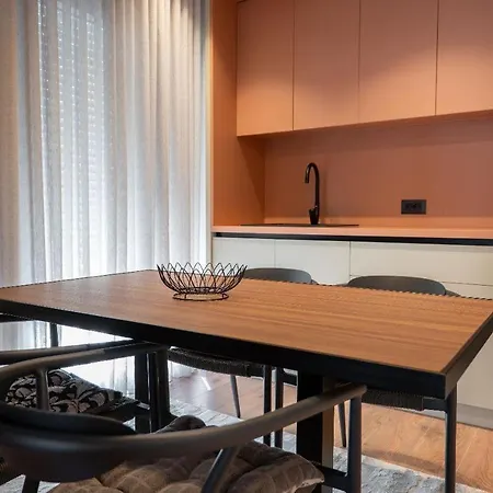 Duplex Penthouse With Jacuzzi דירה *
