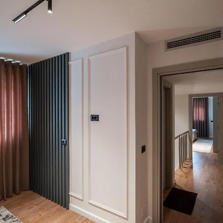 Delux Duplex Sarandë