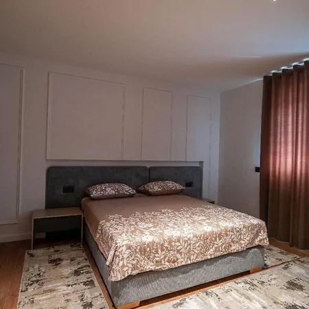 Delux Duplex Sarandë