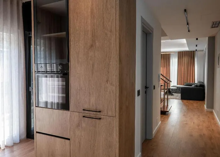 Delux Duplex Apartament Saranda