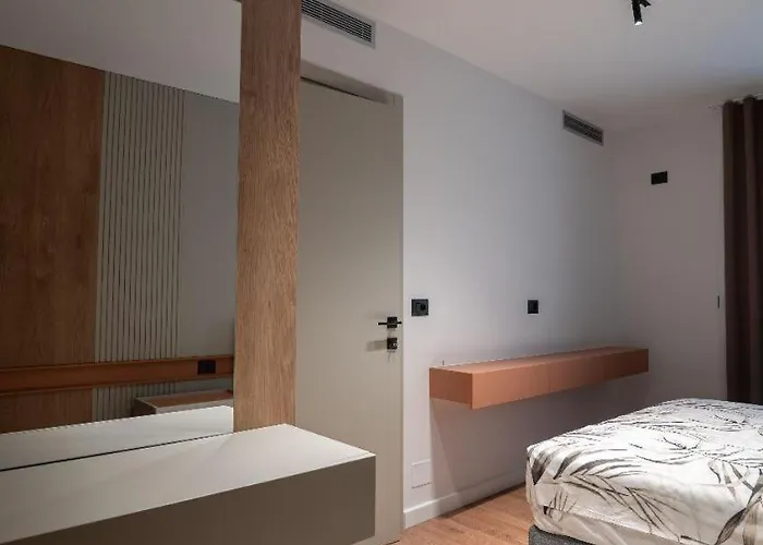 Duplex Penthouse With Jacuzzi Apartment *